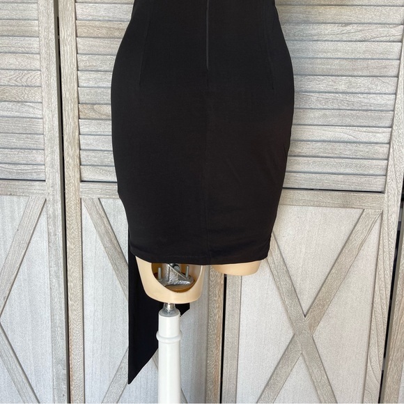 INA BLACK DRESS WITH SIDE RUCHING AND TIE DETAIL - Picture 13 of 14
